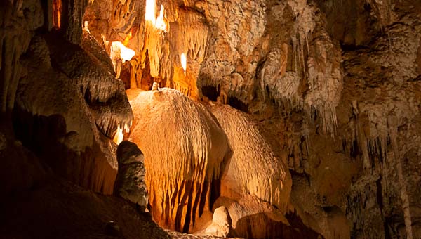 Wombeyan Caves stalactite formation